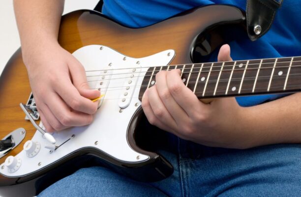 Top 10 Tips to Learn Guitar Faster with a Private Teacher 🎸⚡