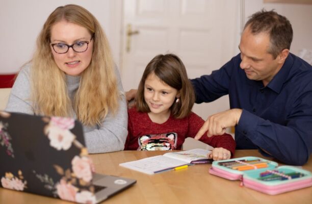 How to Follow Your Child’s Progress  👨‍👩‍👧‍👦