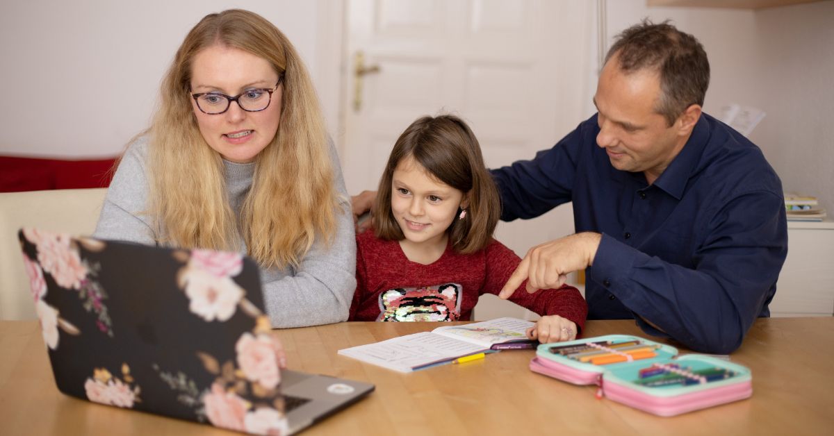 How to Follow Your Child’s Progress  👨‍👩‍👧‍👦